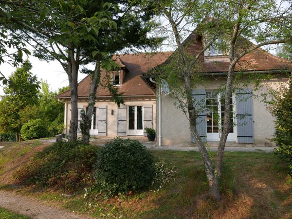 Mussidan (24400) La campagne dans un bourg!