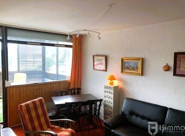 F2 de 52m² Cheminée Véranda Parking privé Dernier étage avec vues