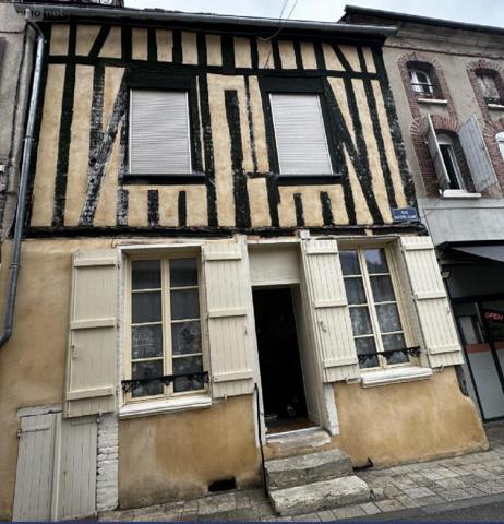 Maison de ville à vendre à Saint-Julien-du-Sault dans l'Yonne (89330), ref : 2400058