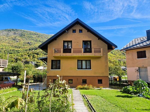 Maison  7 pièces 199 m2