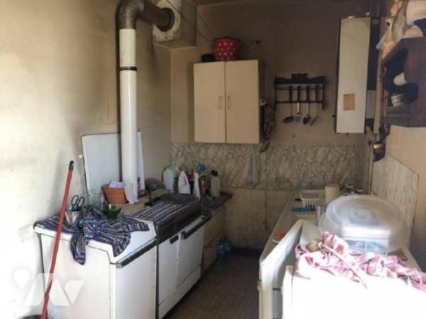 Maison d'habitation comprenant : une entrée, une cuisine, un salon, une salle à manger, une sal...