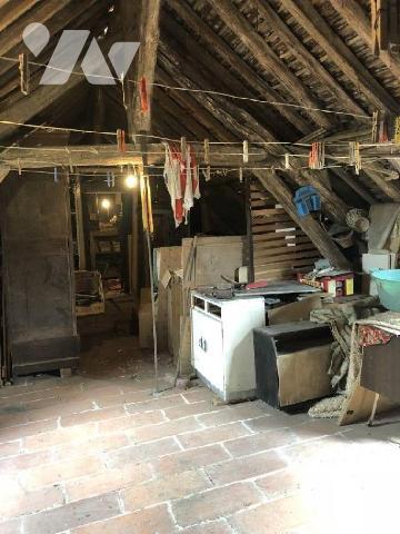 Maison d'habitation comprenant : une entrée, une cuisine, un salon, une salle à manger, une sal...