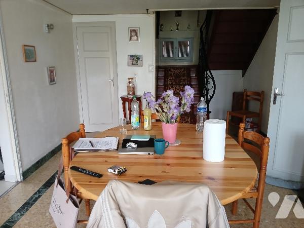 BELLE MAISON D'HABITATION sur sous-sol