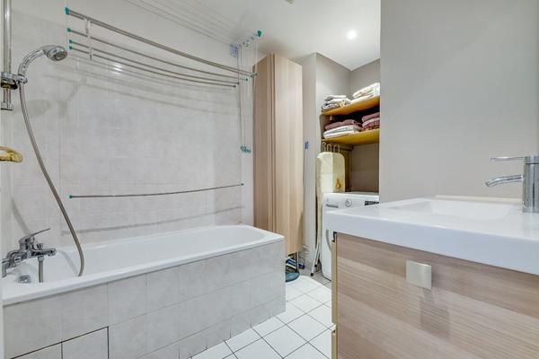 Coup de coeur ? Appartement familial 120m² traversant, 5/6 pièces ? Rue Legendre