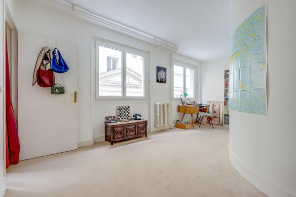 Coup de coeur ? Appartement familial 120m² traversant, 5/6 pièces ? Rue Legendre