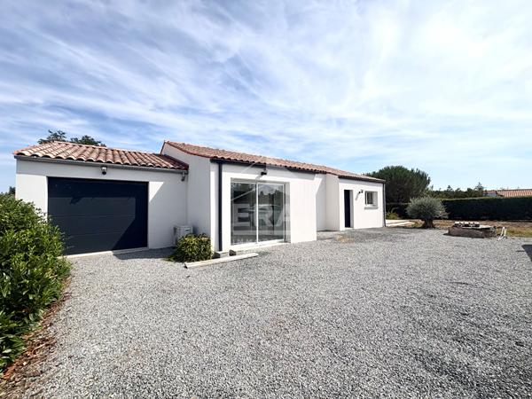 MAISON NEUVE 2022 CLIMATISEE 4 CHAMBRES GARAGE ET JARDIN