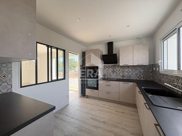 MAISON NEUVE 2022 CLIMATISEE 4 CHAMBRES GARAGE ET JARDIN