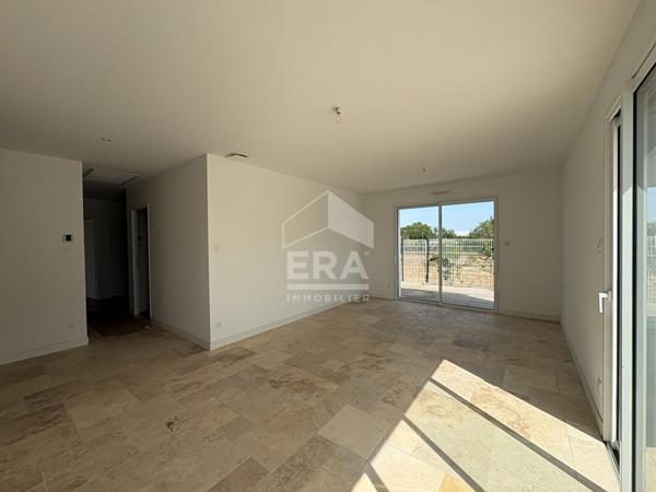 MAISON NEUVE 2022 CLIMATISEE 4 CHAMBRES GARAGE ET JARDIN