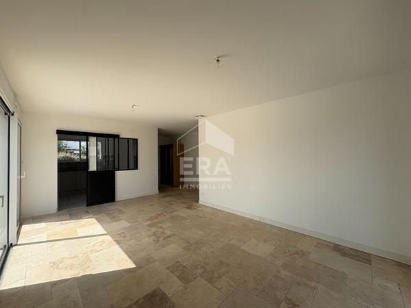 MAISON NEUVE 2022 CLIMATISEE 4 CHAMBRES GARAGE ET JARDIN