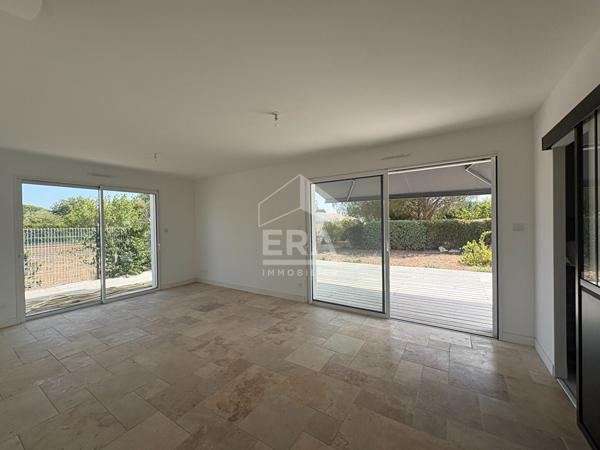 MAISON NEUVE 2022 CLIMATISEE 4 CHAMBRES GARAGE ET JARDIN