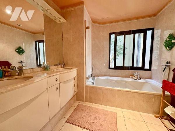 &#10024; NOUVEAUTÉ ? UNIQUEMENT AU SEIN DE NOTRE OFFICE TRENTE-CINQ NOTAIRES À BRUZ &#10024;

...