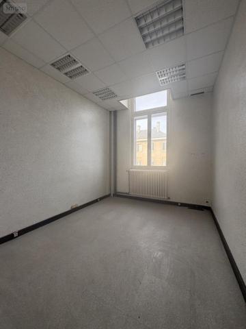 Immeuble à vendre à Soissons dans l'Aisne (02200), ref : 02002-351