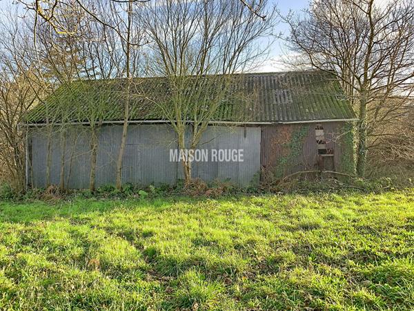 EXCLUSIVITÉ! Terrain constructible 1450 m² avec hangar cadastré à Plouha , accès direct route, proche mer
