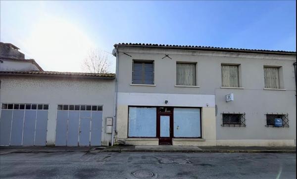 Immeuble à vendre |  Bourdeilles |  503 m²