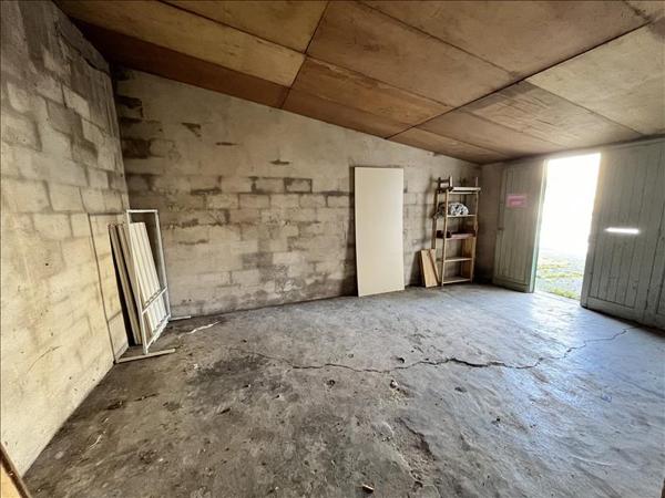 Immeuble à vendre |  Bourdeilles |  503 m²