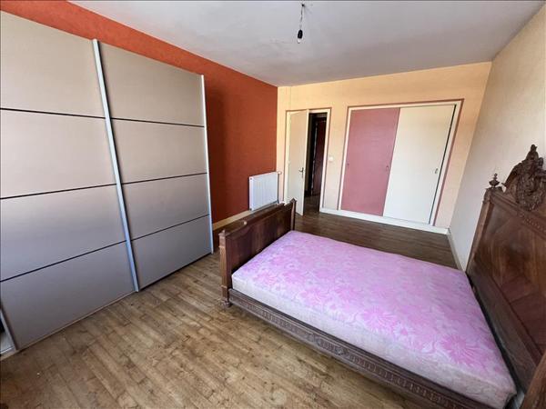 Immeuble à vendre |  Bourdeilles |  503 m²