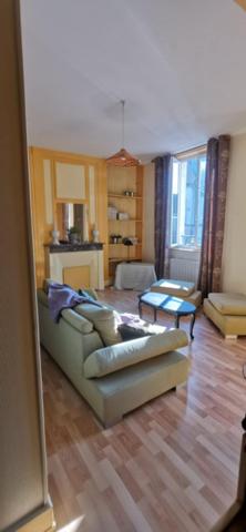 À vendre - Appartement, 3 pièces situé à Le Grand-Lucé (72150)