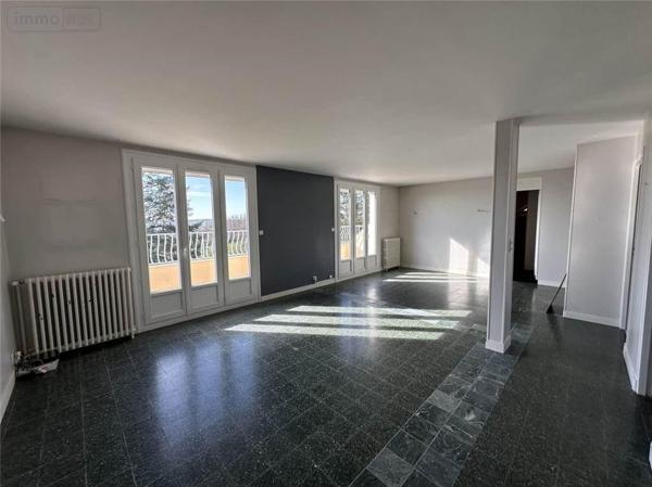 Maison individuelle à vendre à Vendat dans l'Allier (03110), ref : 2023/795-03020