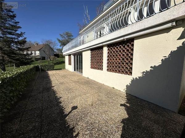 Maison individuelle à vendre à Vendat dans l'Allier (03110), ref : 2023/795-03020