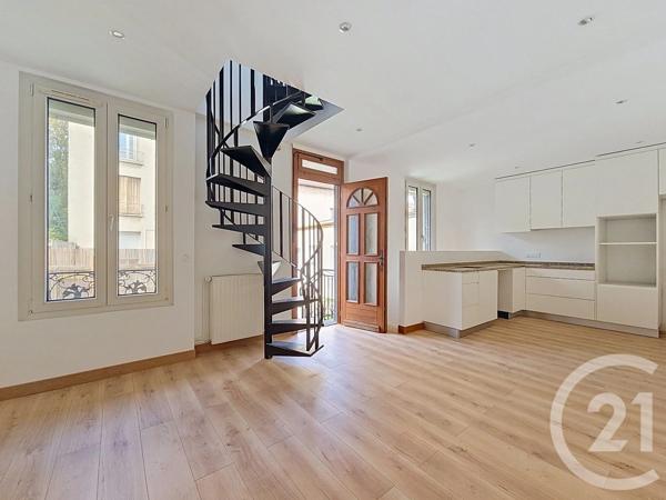 Maison à vendre  4 pièces - 77,50 m 2   VILLEJUIF  - 94