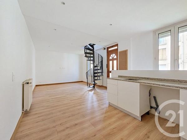 Maison à vendre  4 pièces - 77,50 m 2   VILLEJUIF  - 94