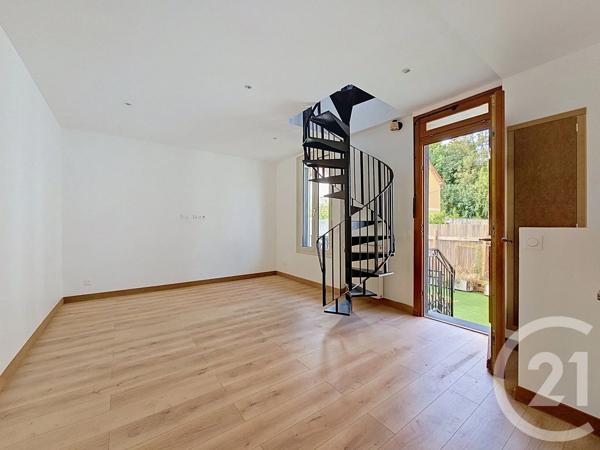 Maison à vendre  4 pièces - 77,50 m 2   VILLEJUIF  - 94