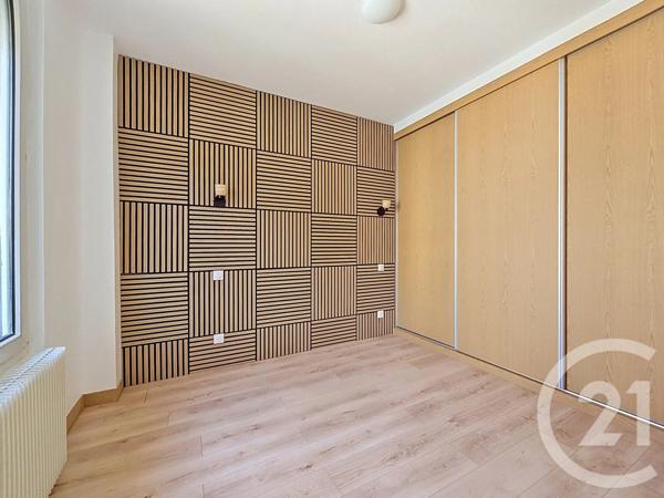 Maison à vendre  4 pièces - 77,50 m 2   VILLEJUIF  - 94