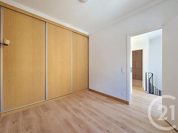 Maison à vendre  4 pièces - 77,50 m 2   VILLEJUIF  - 94