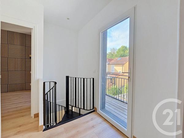 Maison à vendre  4 pièces - 77,50 m 2   VILLEJUIF  - 94