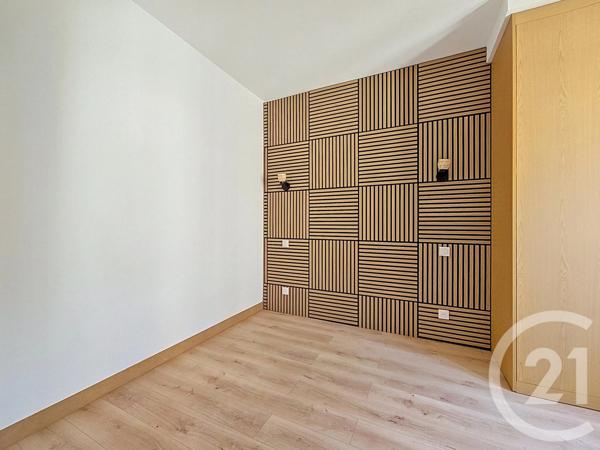 Maison à vendre  4 pièces - 77,50 m 2   VILLEJUIF  - 94