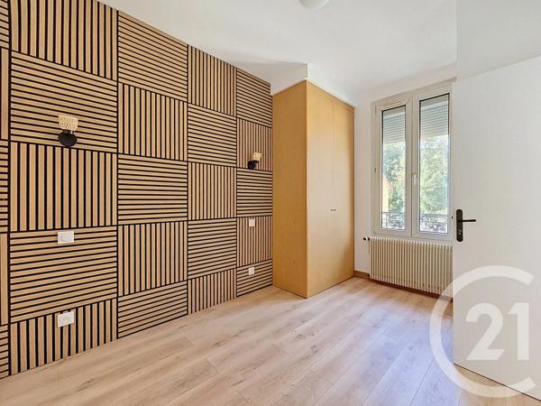 Maison à vendre  4 pièces - 77,50 m 2   VILLEJUIF  - 94