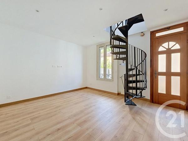 Maison à vendre  4 pièces - 77,50 m 2   VILLEJUIF  - 94