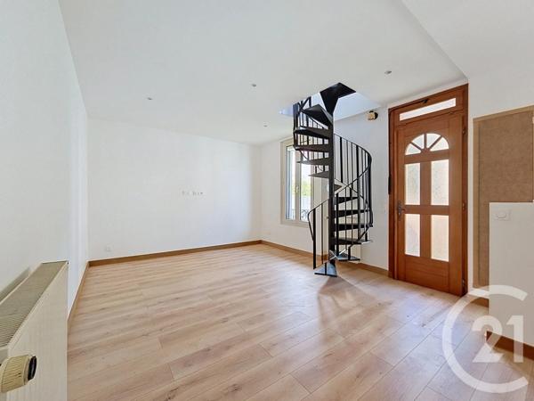 Maison à vendre  4 pièces - 77,50 m 2   VILLEJUIF  - 94