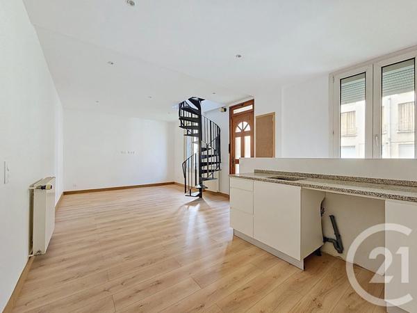 Maison à vendre  4 pièces - 77,50 m 2   VILLEJUIF  - 94