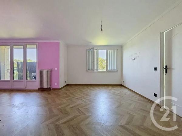 Appartement F4 à vendre  4 pièces - 58,40 m 2   CLICHY SOUS BOIS  - 93