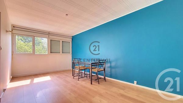 Appartement F4 à vendre  4 pièces - 58,40 m 2   CLICHY SOUS BOIS  - 93