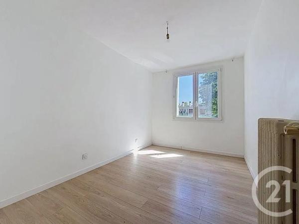 Appartement F4 à vendre  4 pièces - 58,40 m 2   CLICHY SOUS BOIS  - 93