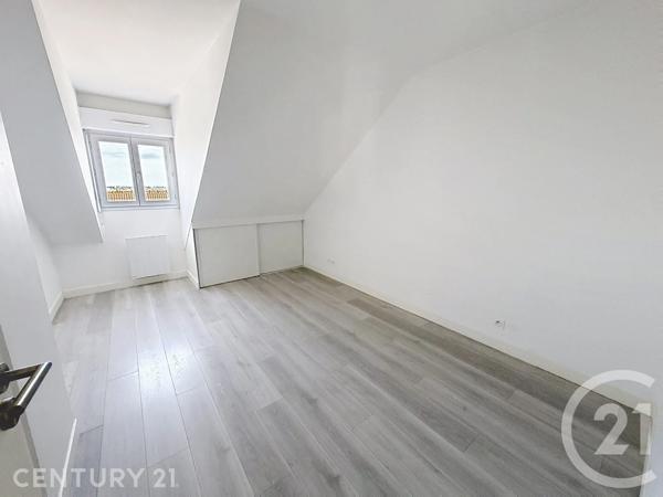 Appartement F4 à vendre  4 pièces - 79,77 m 2   NOISY LE GRAND  - 93