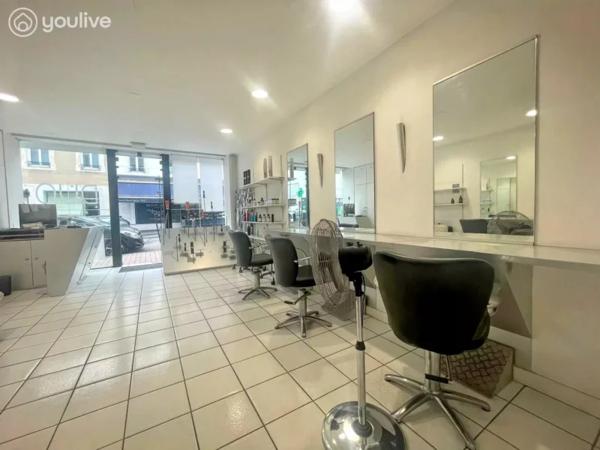 À VENDRE – FONDS DE COMMERCE SALON DE COIFFURE – LA ROCHE-SUR-YON CENTRE-VILLE