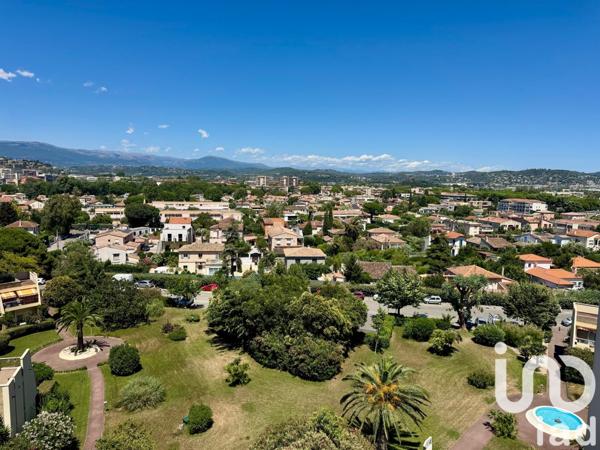 Appartement à vendre 4 pièces 98 m² Mandelieu-la-Napoule