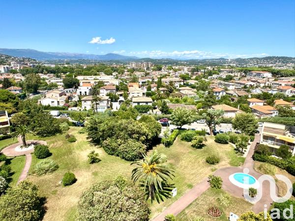 Appartement à vendre 4 pièces 98 m² Mandelieu-la-Napoule