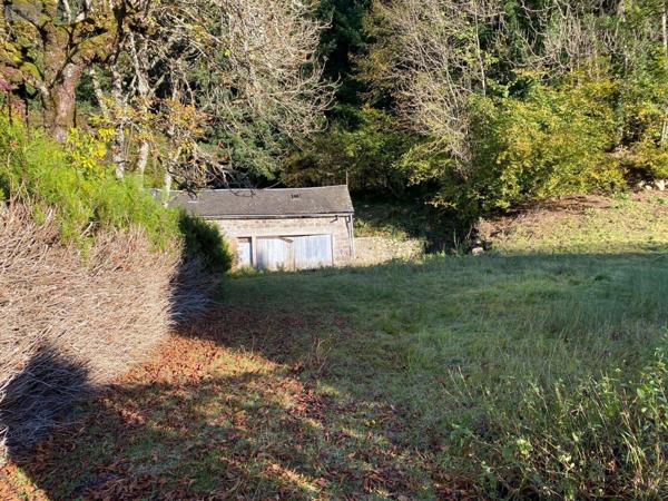 Terrain à Batir à vendre à Saint-Martin-Valmeroux dans le Cantal (15140), ref : 15060/863