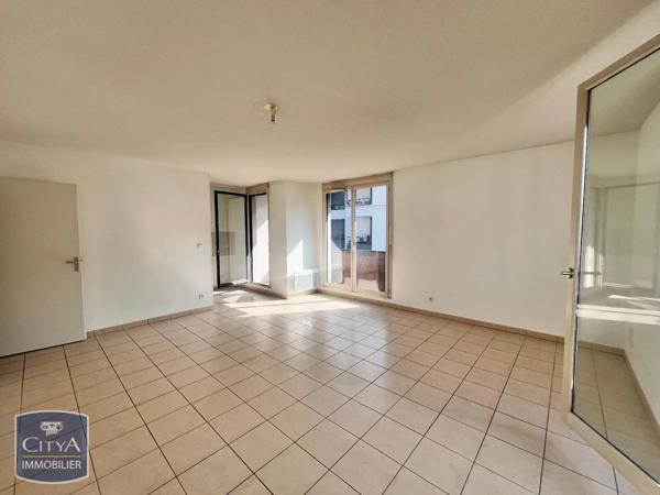 Appartement à louer 3 pièces 66.84m² La Tour-du-Pin (38110)