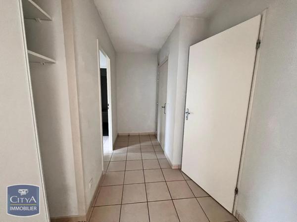 Appartement à louer 3 pièces 66.84m² La Tour-du-Pin (38110)