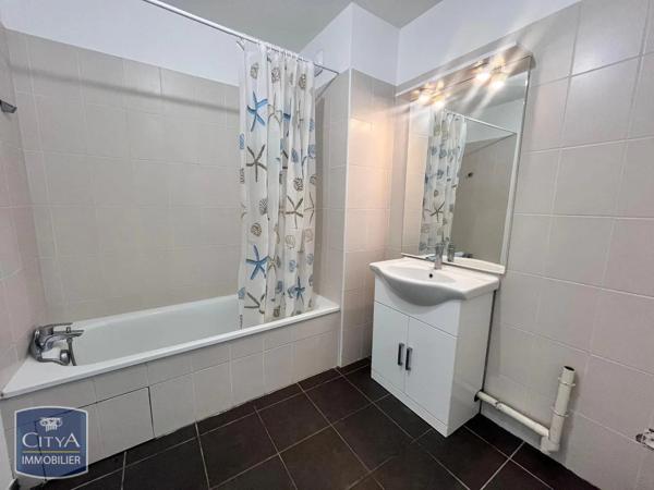 Appartement à louer 3 pièces 66.84m² La Tour-du-Pin (38110)