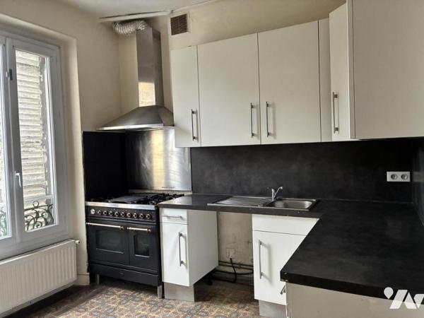 Maison ancienne avec jardin