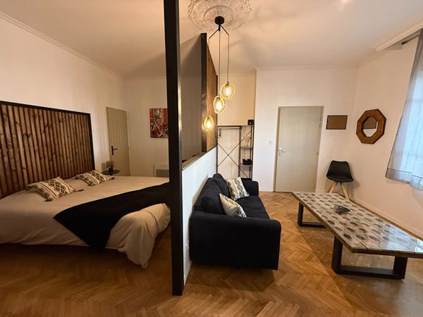 APPARTEMENT MEUBLE AUX ABORDS DU CENTRE VILLE - CARCASSONNE