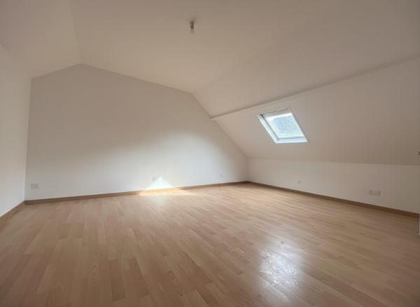 À vendre - Maison individuelle, 5 pièces située à Château-Renault (37110)