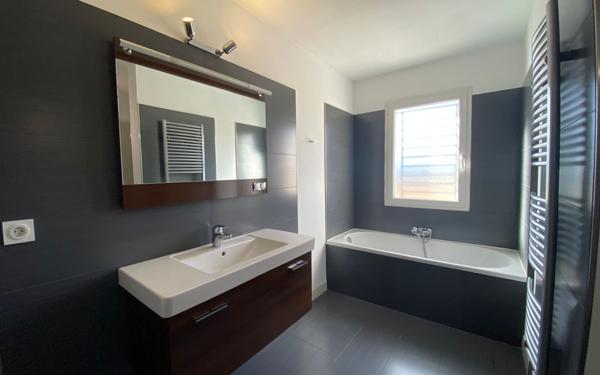 Maison à vendre    4 pièces •  Caissargues