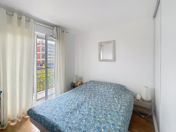T2 Meublé 49 m² Issy les Moulineaux avec balcon